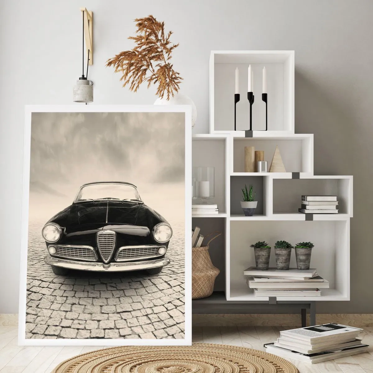 Poster - La parte anteriore di un'auto d'epoca su una strada acciottolata - 50x70cm - Come non amarmi? - Decorazione murale moderna per soggiorno e camera da letto ARTTOR