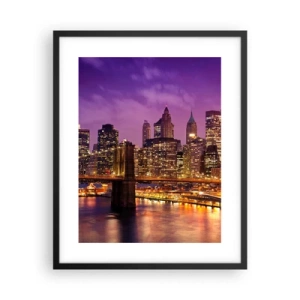 Poster in cornice nera - Manhattan in viola e oro - 40x50 cm