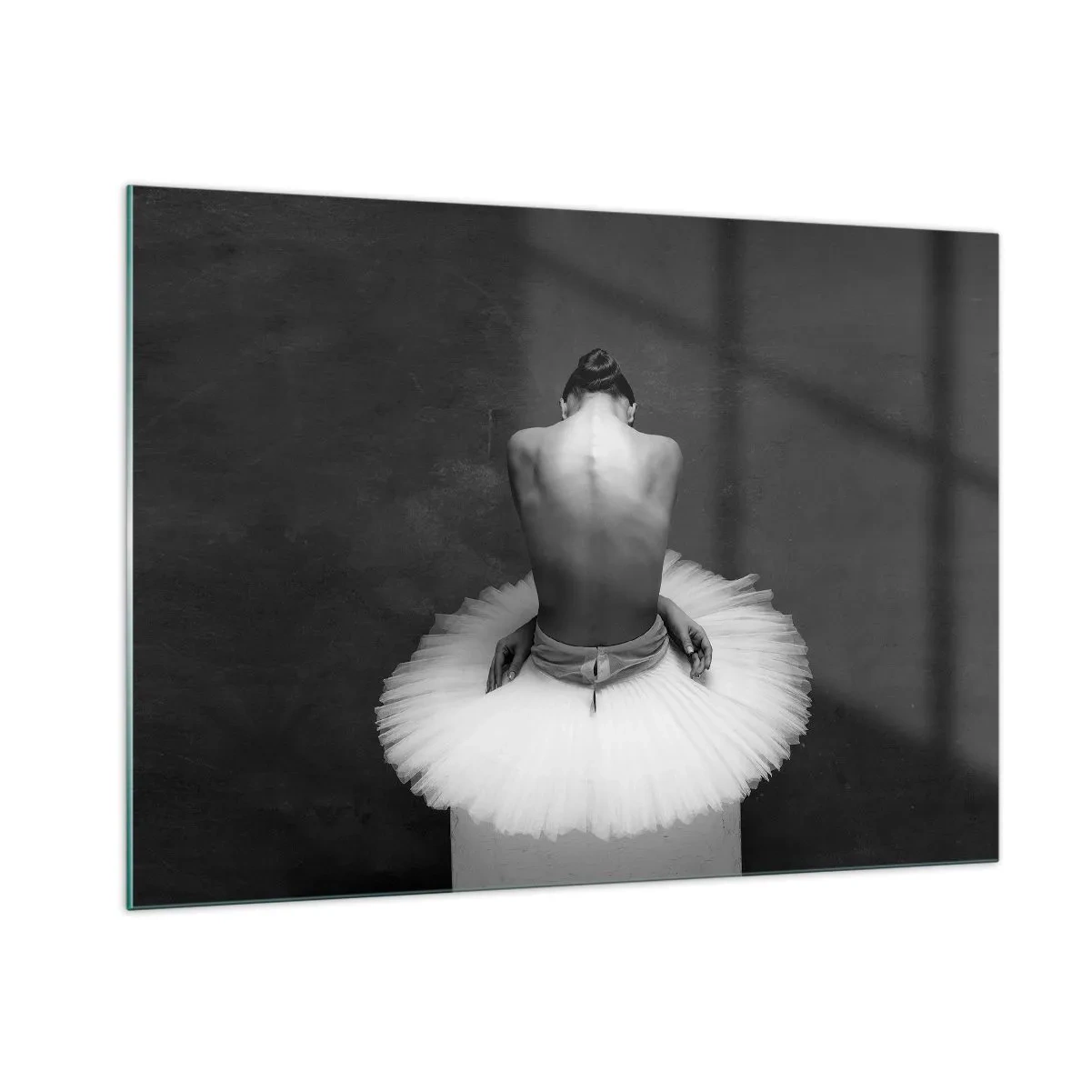 Quadro su vetro - Una ballerina seduta con una gonna di tulle contro un'ombra - 100x70cm - Fiorisce adesso - Decorazione murale moderna per soggiorno e camera da letto ARTTOR
