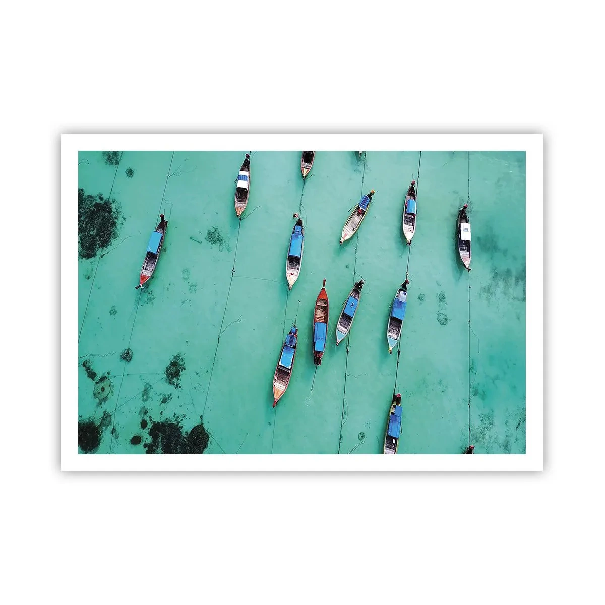 Poster - Una vista a volo d'uccello delle barche sull'acqua turchese - 100x70cm - In gioiosa attesa - Decorazione murale moderna per soggiorno e camera da letto ARTTOR