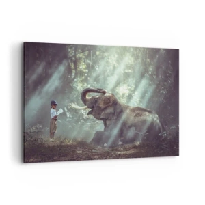 Quadro su tela - Stampe su Tela - Un ragazzo e un elefante in una foresta illuminata dalla luce del sole - 120x80cm - Ascoltalo… - Decorazione murale moderna per soggiorno e camera da letto ARTTOR