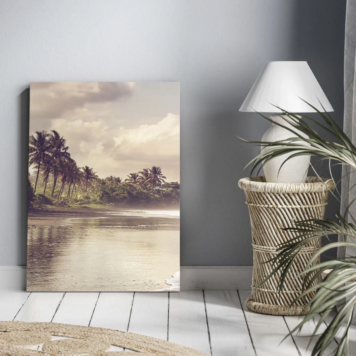 Quadro su tela - Stampe su Tela - Una spiaggia con palme e onde dolci al mattino - 50x70cm - La carezza delle onde - Decorazione murale moderna per soggiorno e camera da letto ARTTOR