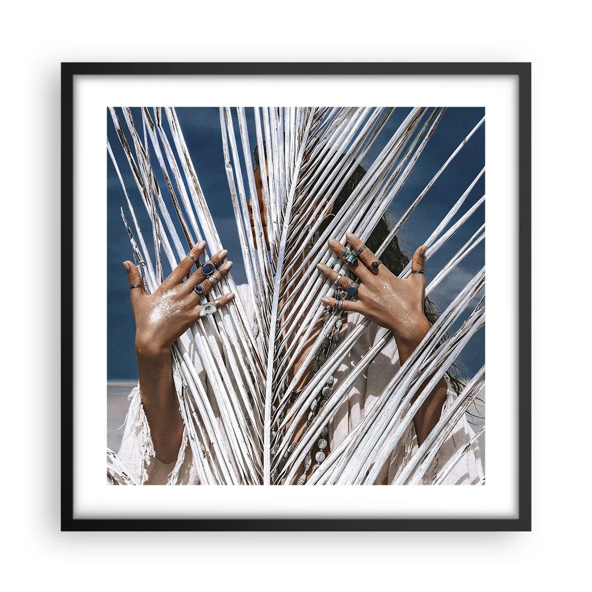 Poster in cornice nera - La ragazza dello sciamano? - 50x50 cm