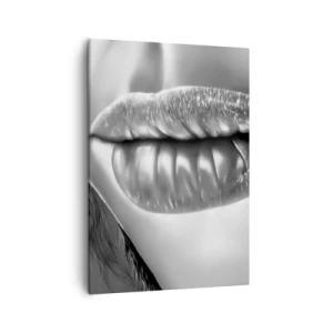 Quadro su tela - Stampe su Tela - Primo piano in bianco e nero delle labbra di una donna con effetto lucido e dettagli. - 50x70cm - So quello che pensi - Decorazione murale moderna per soggiorno e camera da letto ARTTOR