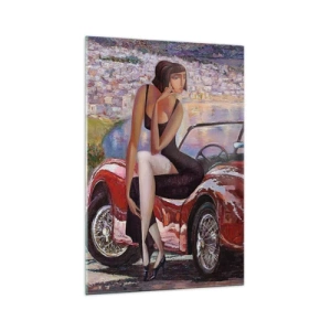 Quadro su vetro - Una donna vicino a un'auto rossa con una città sullo sfondo - 70x100cm - Estate? Solo sulla Riviera - Decorazione murale moderna per soggiorno e camera da letto ARTTOR