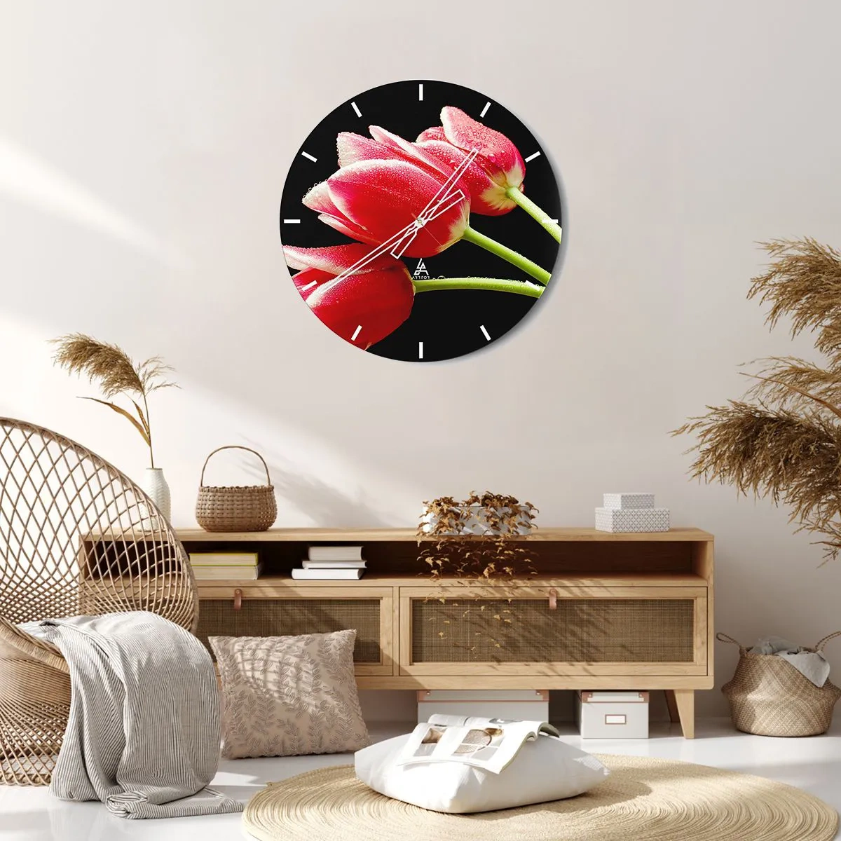 Orologio da parete - Orologio in Vetro - Tulipani rossi con gocce d'acqua su sfondo nero - 30x30cm - Promessa di amore puro - Decorazione murale moderna per soggiorno, cucina e camera da letto ARTTOR