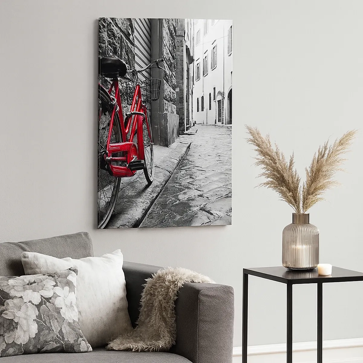 Quadro su tela - Stampe su Tela - Bicicletta rossa in una strada bianca e nera - 50x70cm - La vera bellezza non invecchia - Decorazione murale moderna per soggiorno e camera da letto ARTTOR