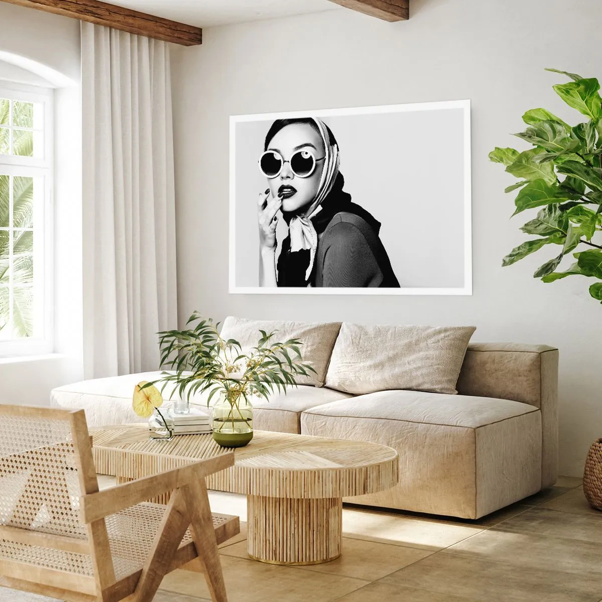 Poster - Ritratto in bianco e nero di una donna che indossa occhiali e un foulard - 100x70cm - Saluti dagli anni '60 - Decorazione murale moderna per soggiorno e camera da letto ARTTOR