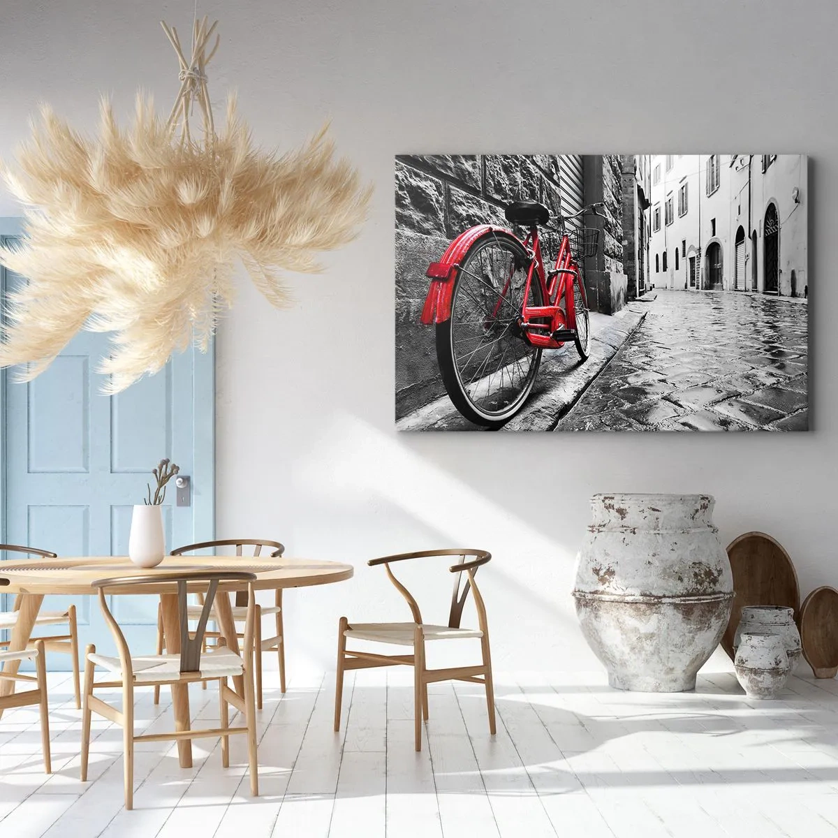 Quadro su tela - Stampe su Tela - Bicicletta rossa in una strada bianca e nera - 100x70cm - La vera bellezza non invecchia - Decorazione murale moderna per soggiorno e camera da letto ARTTOR