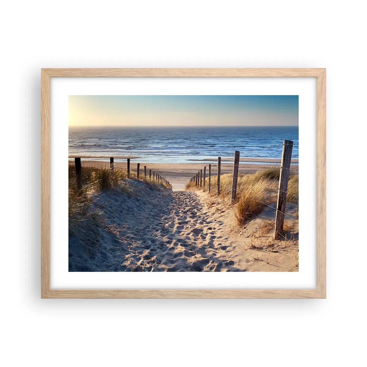 Poster in cornice rovere chiaro - Rumore del mare, uccelli che cantano, spiaggia selvatica tra i cespugli... - 50x40 cm