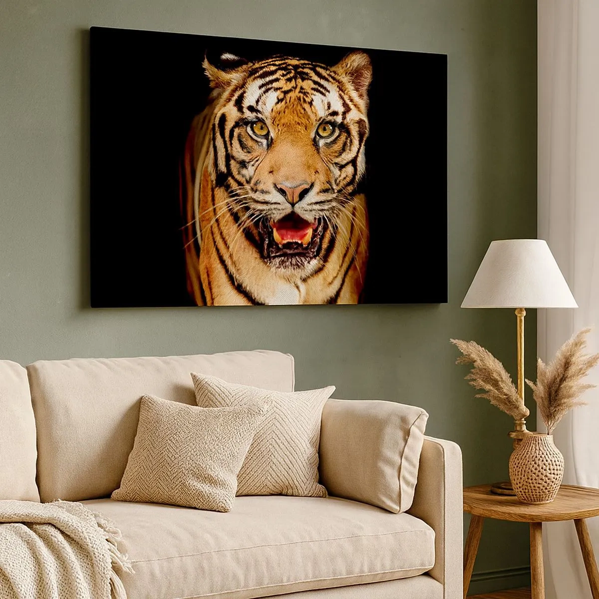 Quadro su tela - Stampe su Tela - Una tigre con la bocca aperta su uno sfondo nero - 70x50cm - Cuore selvatico - Decorazione murale moderna per soggiorno e camera da letto ARTTOR
