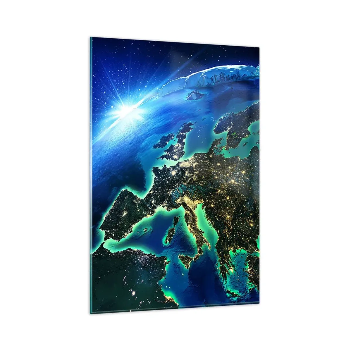 Quadro su vetro - Una vista di Europa dallo spazio, alla luce del sole nascente. - 80x120cm - L'Europa scintillante - Decorazione murale moderna per soggiorno e camera da letto ARTTOR