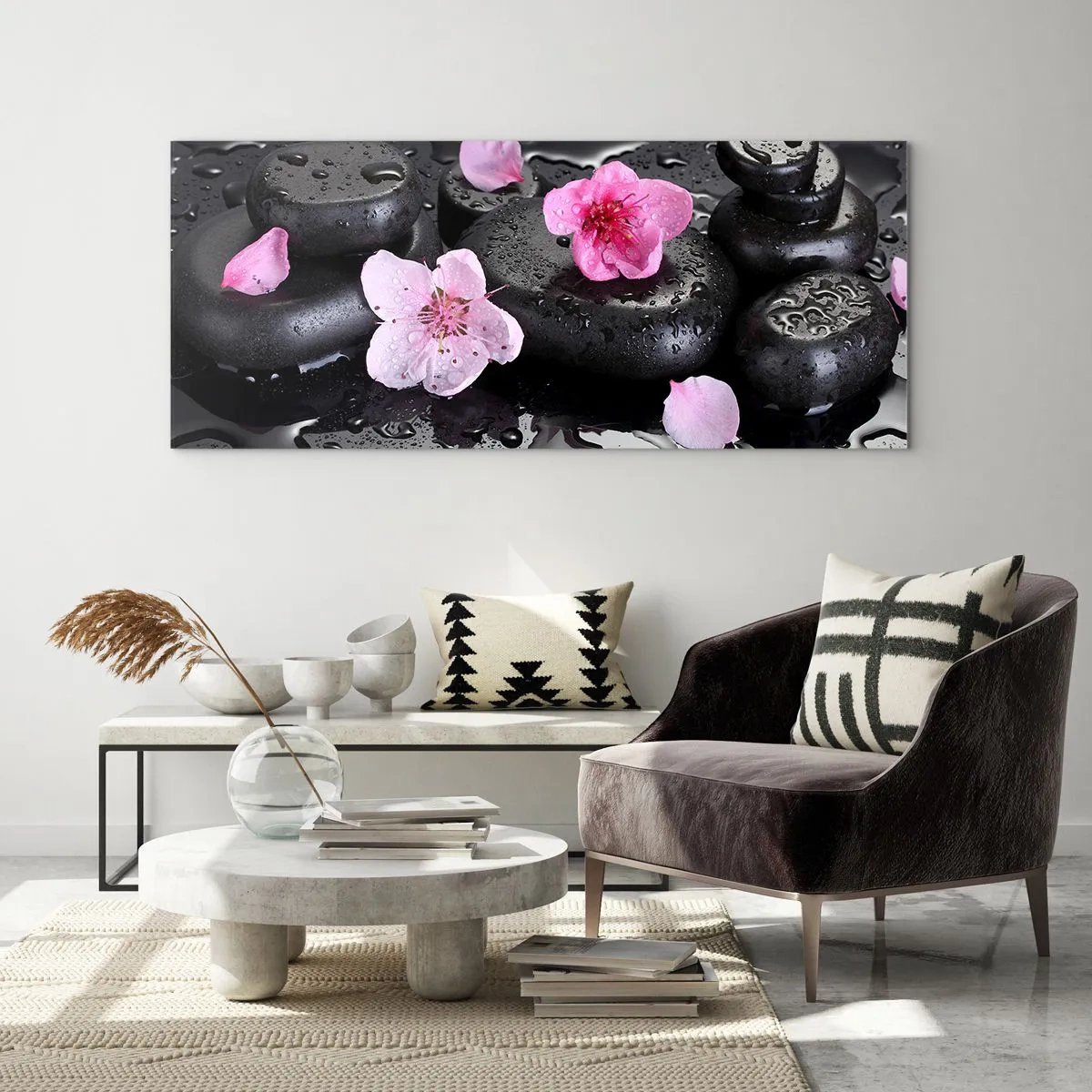 Quadro su vetro - Pietre nere e fiori rosa in stile spa - 120x50cm - E il cuore si libera di un peso - Decorazione murale moderna per soggiorno e camera da letto ARTTOR