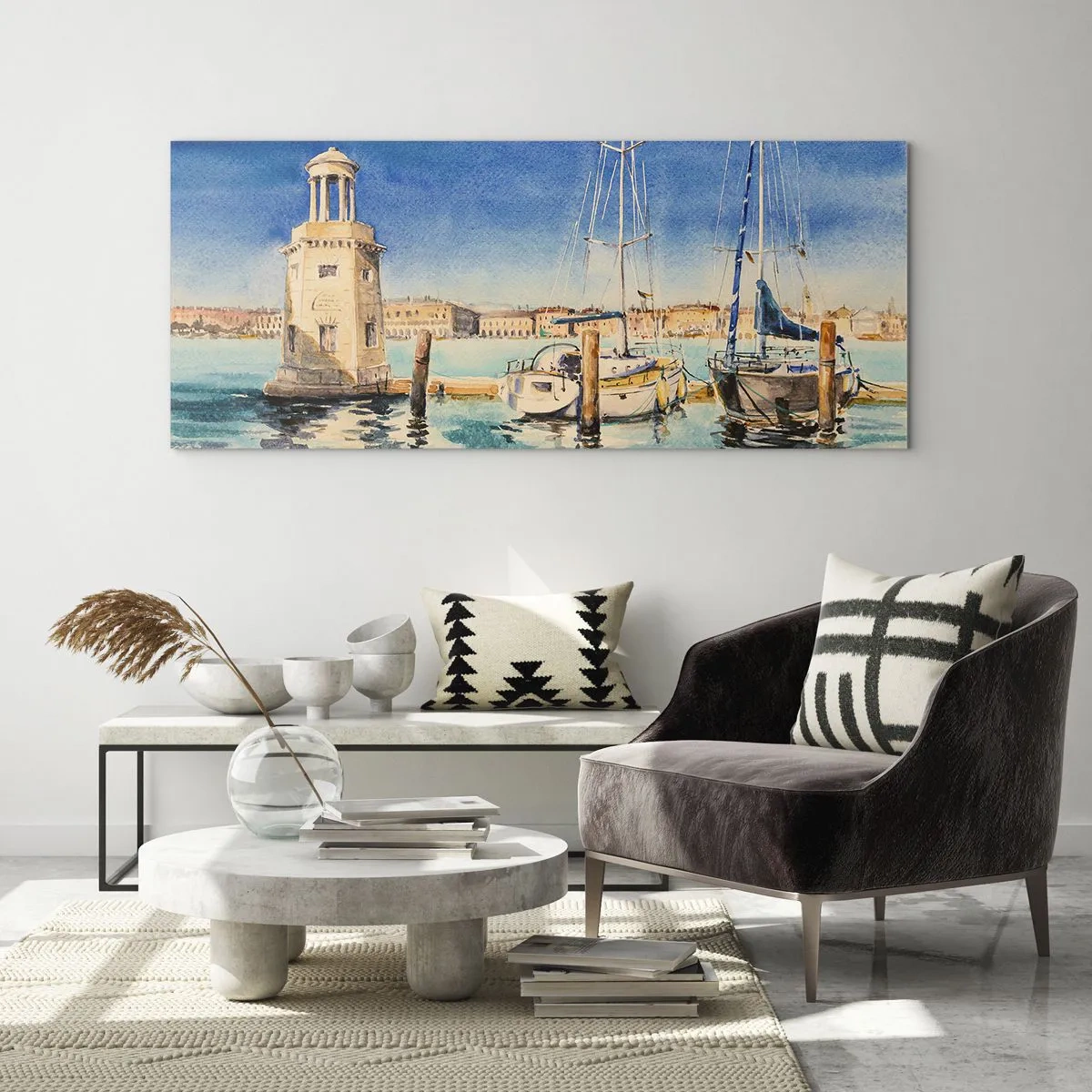 Quadro su vetro - Marina con barche sullo sfondo di una laguna blu - 120x50cm - La laguna assolata - Decorazione murale moderna per soggiorno e camera da letto ARTTOR