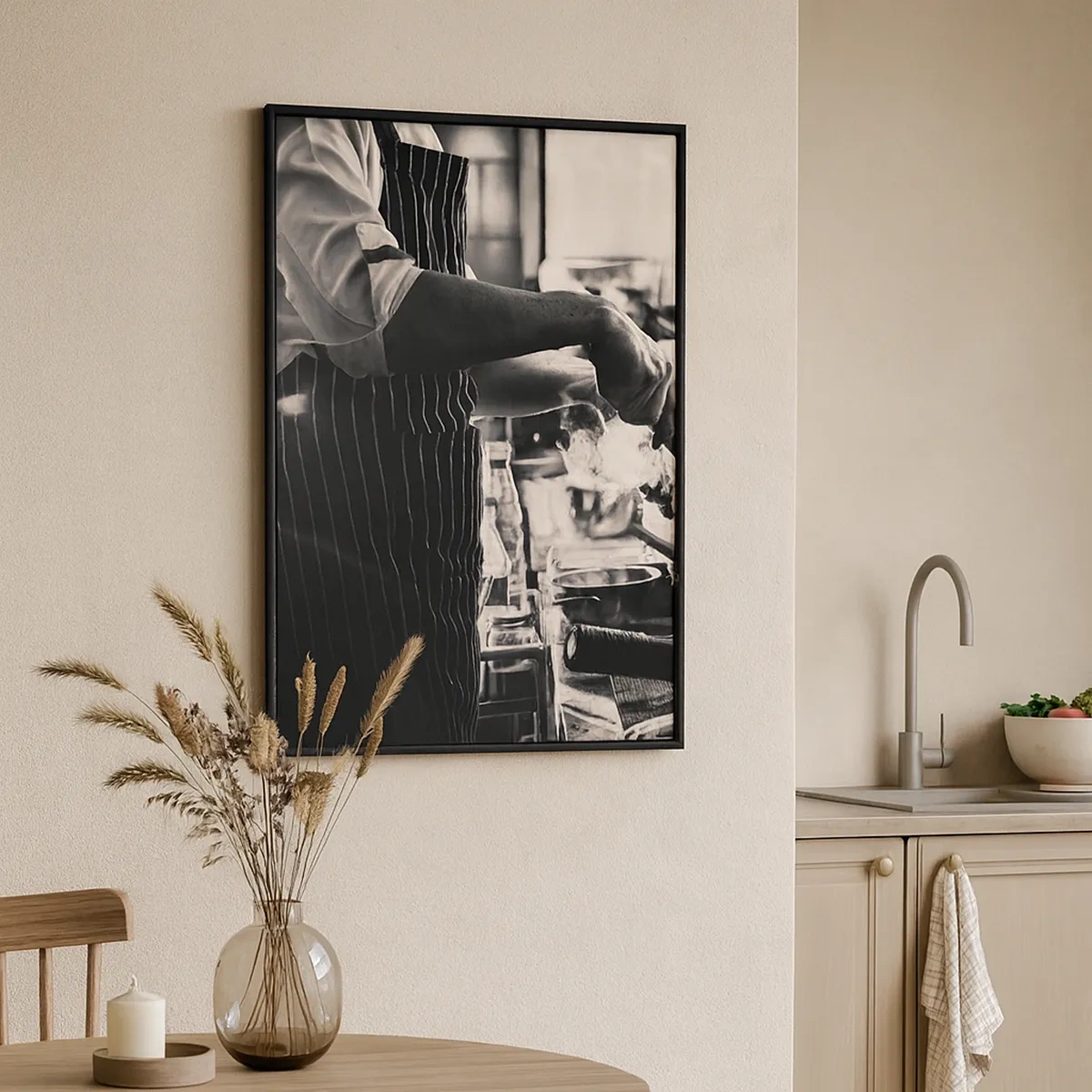 Quadro su tela - Stampe su Tela - Uno chef al lavoro in cucina con il vapore che esce da una padella - 50x70cm - L'alchimia dei sapori - Decorazione murale moderna per soggiorno e camera da letto ARTTOR