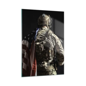 Quadro su vetro - Un soldato con una bandiera americana su uno sfondo scuro - 50x70cm - Proprio per questo - Decorazione murale moderna per soggiorno e camera da letto ARTTOR