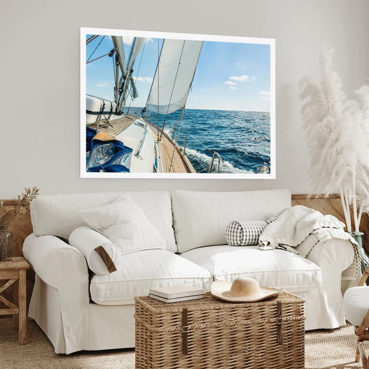 Poster - Una barca a vela su un mare calmo sotto un cielo azzurro - 100x70cm - Benvenuta avventura - Decorazione murale moderna per soggiorno e camera da letto ARTTOR