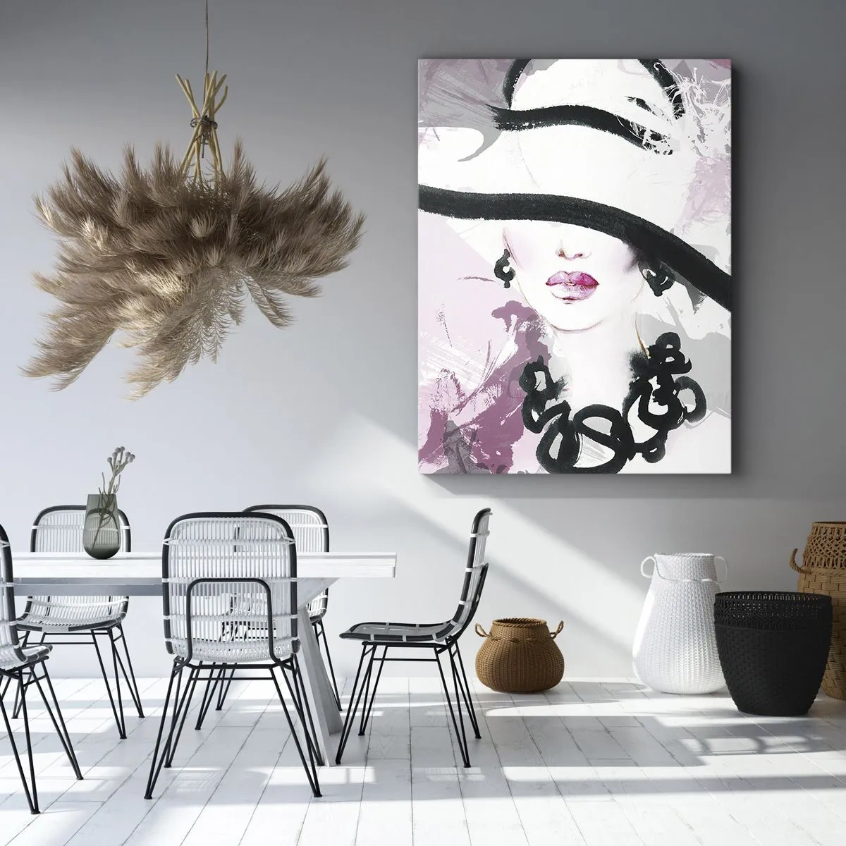 Quadro su tela - Stampe su Tela - Una donna elegante con un cappello su uno sfondo di astrazioni rosa. - 50x70cm - Ritratto di donna in nero e rosa - Decorazione murale moderna per soggiorno e camera da letto ARTTOR