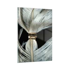 Quadro su vetro - Primo piano di fedi nuziali su piume bianche su sfondo nero - 50x70cm - ...e non ti lascerò... - Decorazione murale moderna per soggiorno e camera da letto ARTTOR