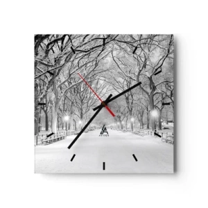 Orologio da parete - Orologio in Vetro - Un vicolo invernale con alberi innevati in bianco e nero - 30x30cm - Quattro stagioni: l'inverno - Decorazione murale moderna per soggiorno e camera da letto ARTTOR