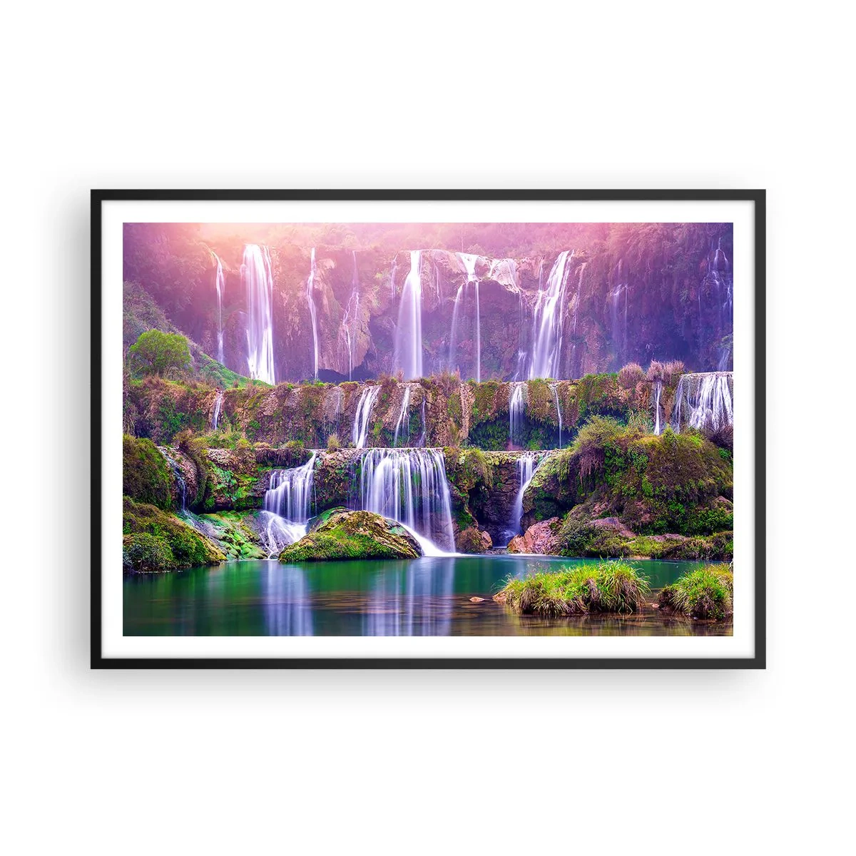 Poster in cornice nera - Cascate immerse nel verde con luci pastello - 100x70cm - La scala verso il cielo - Decorazione murale moderna per soggiorno e camera da letto ARTTOR