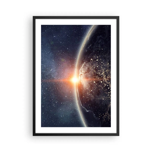 Poster in cornice nera - La Terra dallo spazio illuminata dal sole nascente - 50x70cm - In una nuova prospettiva - Decorazione murale moderna per soggiorno e camera da letto ARTTOR