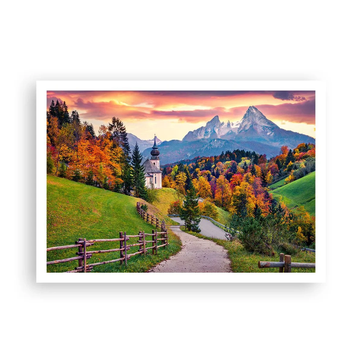 Poster - Paesaggio montano autunnale con cappella e tramonto - 100x70cm - Un paesaggio come dipinto - Decorazione murale moderna per soggiorno e camera da letto ARTTOR