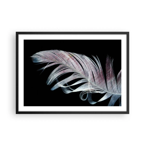 Poster in cornice nera - Una piuma delicata su uno sfondo nero in un approccio artistico - 70x50cm - Pensa al tocco - Decorazione murale moderna per soggiorno e camera da letto ARTTOR