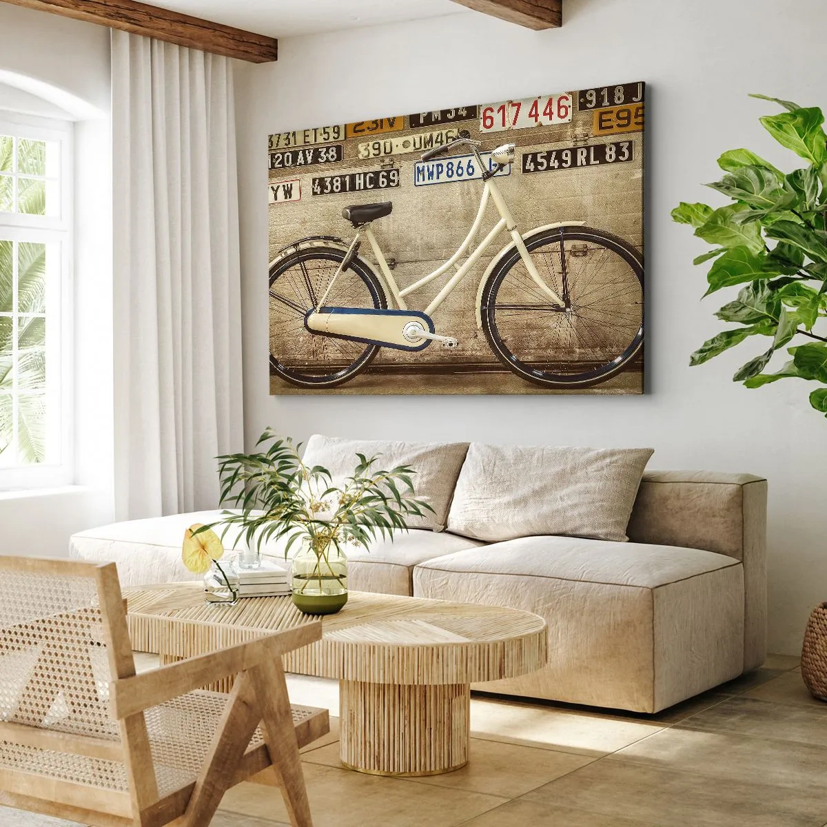 Quadro su tela - Stampe su Tela - Una bicicletta retrò contro un muro decorato con targhe - 70x50cm - Senza complessi - Decorazione murale moderna per soggiorno e camera da letto ARTTOR