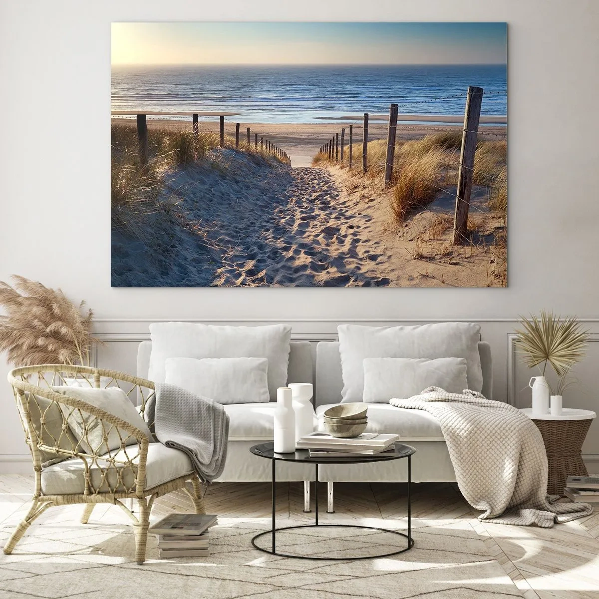 Quadro su vetro - Un sentiero tra le dune che conduce ad una spiaggia con mare calmo - 70x50cm - Rumore del mare, uccelli che cantano, spiaggia selvatica tra i cespugli... - Decorazione murale moderna per soggiorno e camera da letto ARTTOR