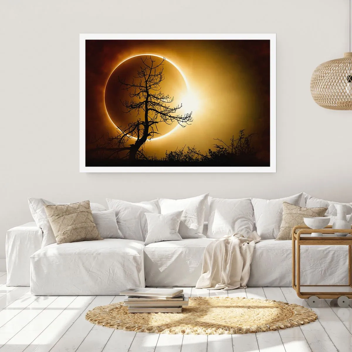 Poster - Eclissi solare con la sagoma di un albero in primo piano - 100x70cm - Eclissi totale - Decorazione murale moderna per soggiorno e camera da letto ARTTOR