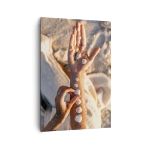 Quadro su tela - Stampe su Tela - Mani con conchiglie disposte sullo sfondo di sabbia - 70x100cm - La bellezza a portata di mano - Decorazione murale moderna per soggiorno e camera da letto ARTTOR