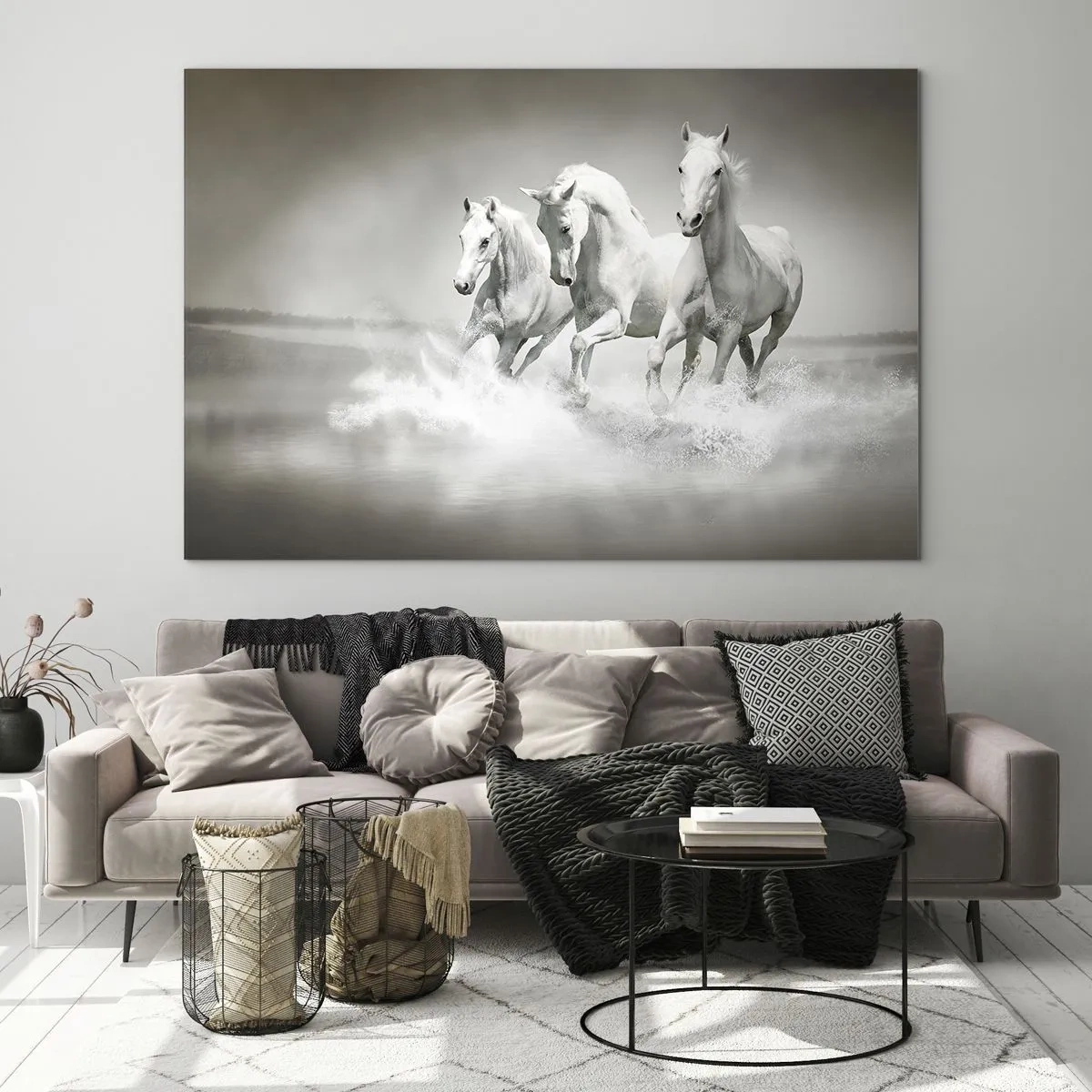 Quadro su vetro - Tre cavalli bianchi che galoppano nell'acqua - 70x50cm - Estasi bianca - Decorazione murale moderna per soggiorno e camera da letto ARTTOR