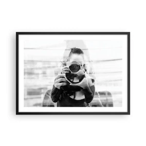 Poster in cornice nera - Ritratto in bianco e nero con doppia esposizione di un fotografo - 70x50cm - Il creatore e il materiale - Decorazione murale moderna per soggiorno e camera da letto ARTTOR