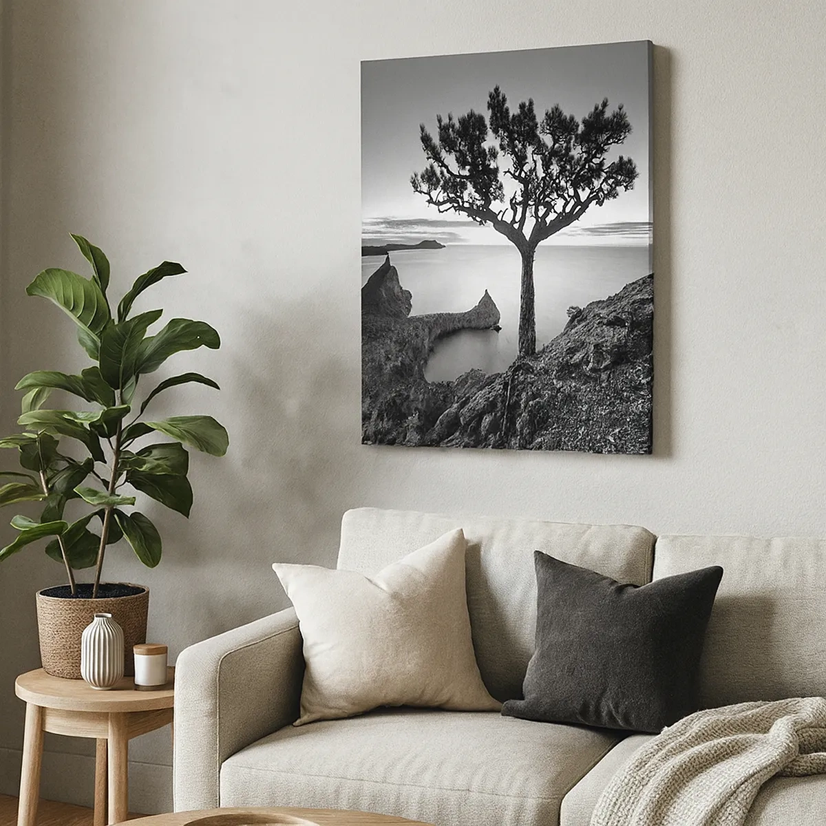 Quadro su tela - Stampe su Tela - Paesaggio in bianco e nero con un albero solitario su una scogliera a picco sul mare - 50x70cm - Pace fino all'orizzonte - Decorazione murale moderna per soggiorno e camera da letto ARTTOR