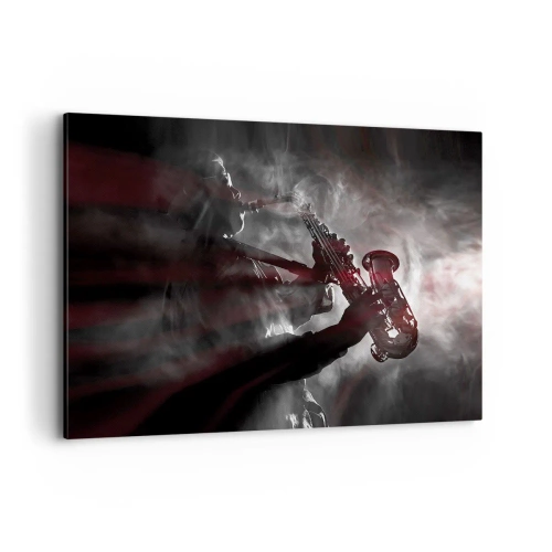 Quadro su tela - Stampe su Tela - Sassofonista in fumo sul palco in un suggestivo abito nero e rosso - 120x80cm - Nei fumi del jazz - Decorazione murale moderna per soggiorno e camera da letto ARTTOR