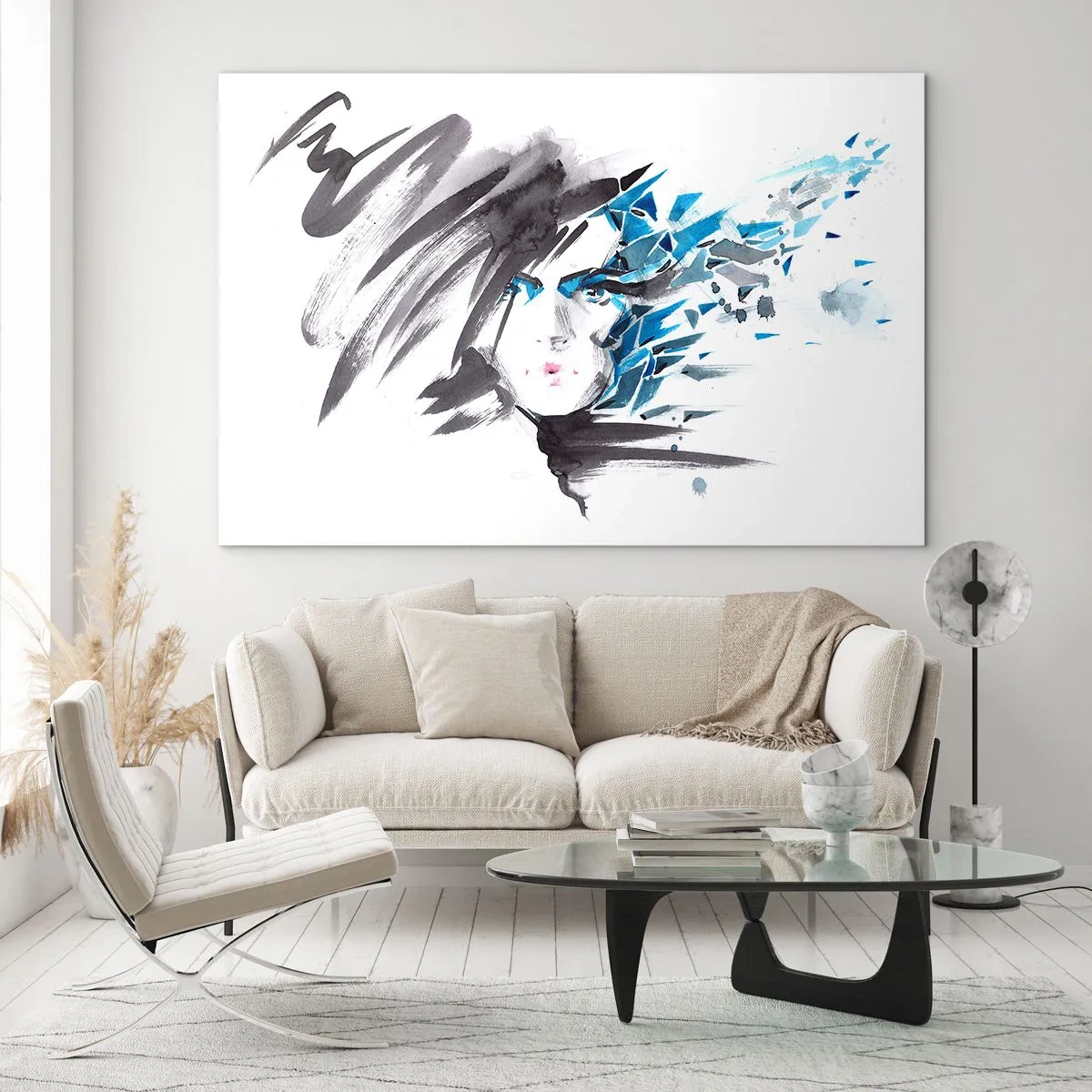 Quadro su vetro - Ritratto di una donna con accenti blu astratti - 120x80cm - Ritratto di sensualità in grigio e azzurro - Decorazione murale moderna per soggiorno e camera da letto ARTTOR