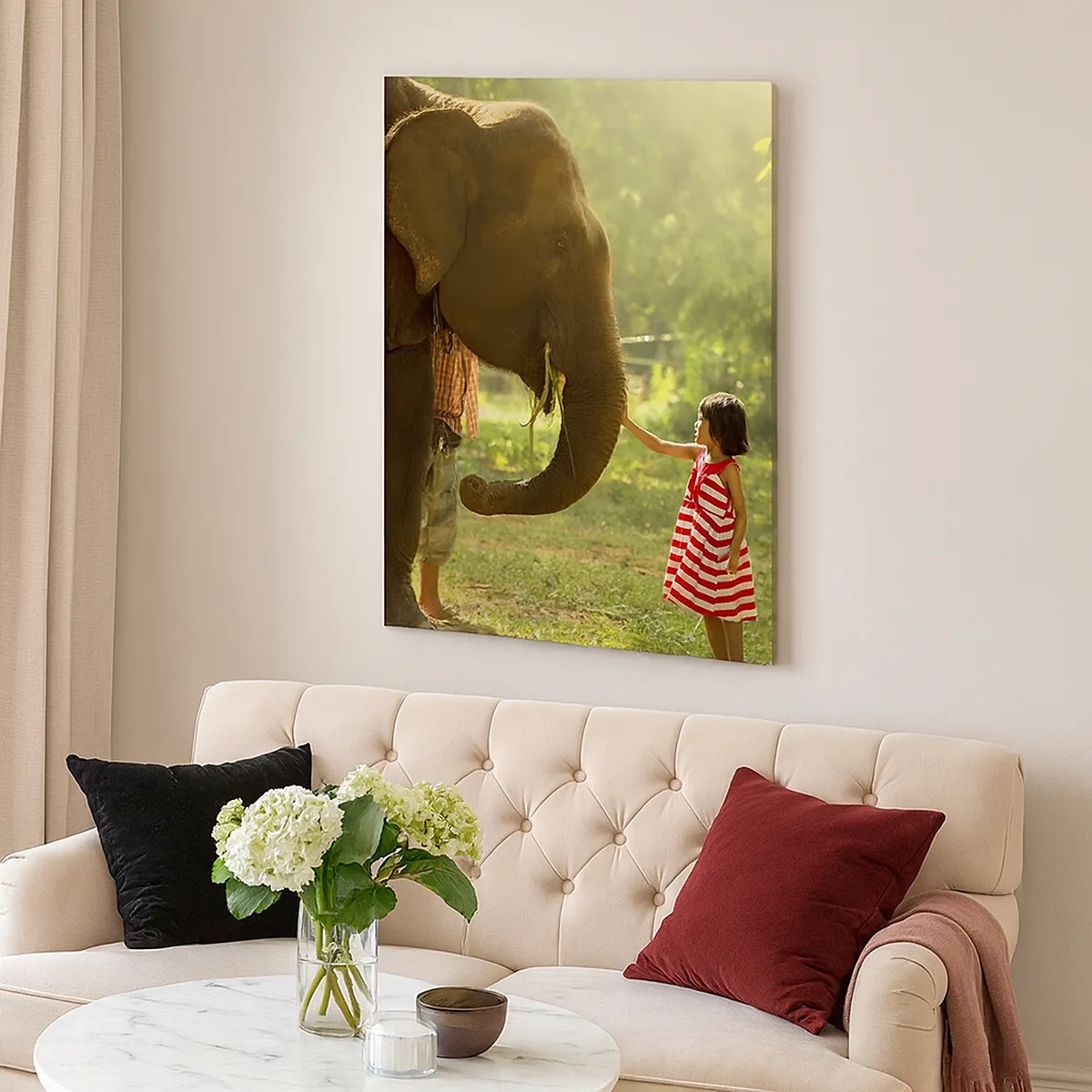 Quadro su tela - Stampe su Tela - Una ragazza con un vestito rosso tocca un elefante nella foresta. - 50x70cm - La forza dell'amicizia - Decorazione murale moderna per soggiorno e camera da letto ARTTOR