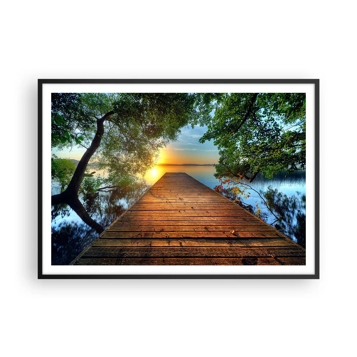 Poster in cornice nera - Un molo di legno circondato dal verde durante il tramonto - 100x70cm - Non avere fretta, siediti - Decorazione murale moderna per soggiorno e camera da letto ARTTOR