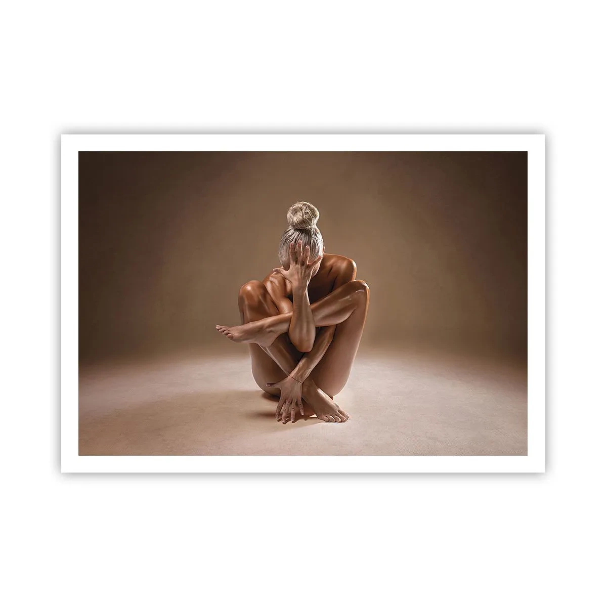 Poster - Silhouette artistica di una donna su sfondo beige - 100x70cm - Unità di corpo e anima - Decorazione murale moderna per soggiorno e camera da letto ARTTOR