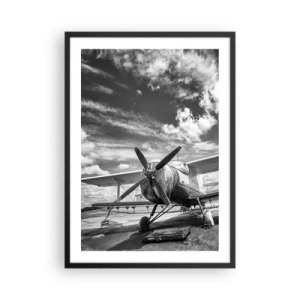Poster in cornice nera - Foto in bianco e nero di un aereo retrò contro il cielo - 50x70cm - Non vedo l'ora! - Decorazione murale moderna per soggiorno e camera da letto ARTTOR