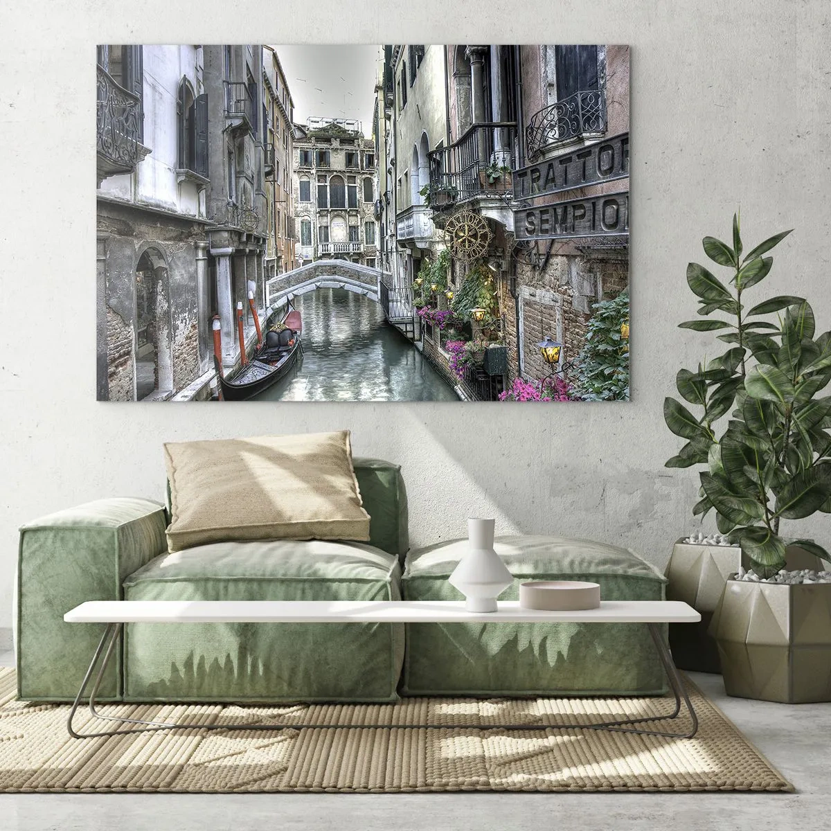 Quadro su vetro - Vista romantica di un canale veneziano con una gondola - 70x50cm - Da secoli in silenziosa riflessione - Decorazione murale moderna per soggiorno e camera da letto ARTTOR
