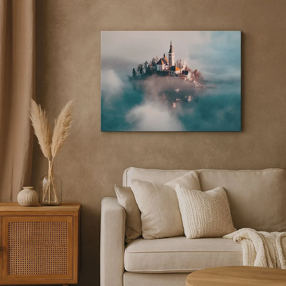 Quadro su tela - Stampe su Tela - Un'isola pittoresca con una chiesa circondata dalla nebbia - 70x50cm - L'isola dei sogni - Decorazione murale moderna per soggiorno e camera da letto ARTTOR
