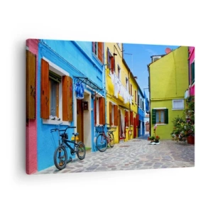 Quadro su tela - Stampe su Tela - Una strada colorata con biciclette tra edifici pastello - 70x50cm - Un dolce angolo color pastello - Decorazione murale moderna per soggiorno e camera da letto ARTTOR