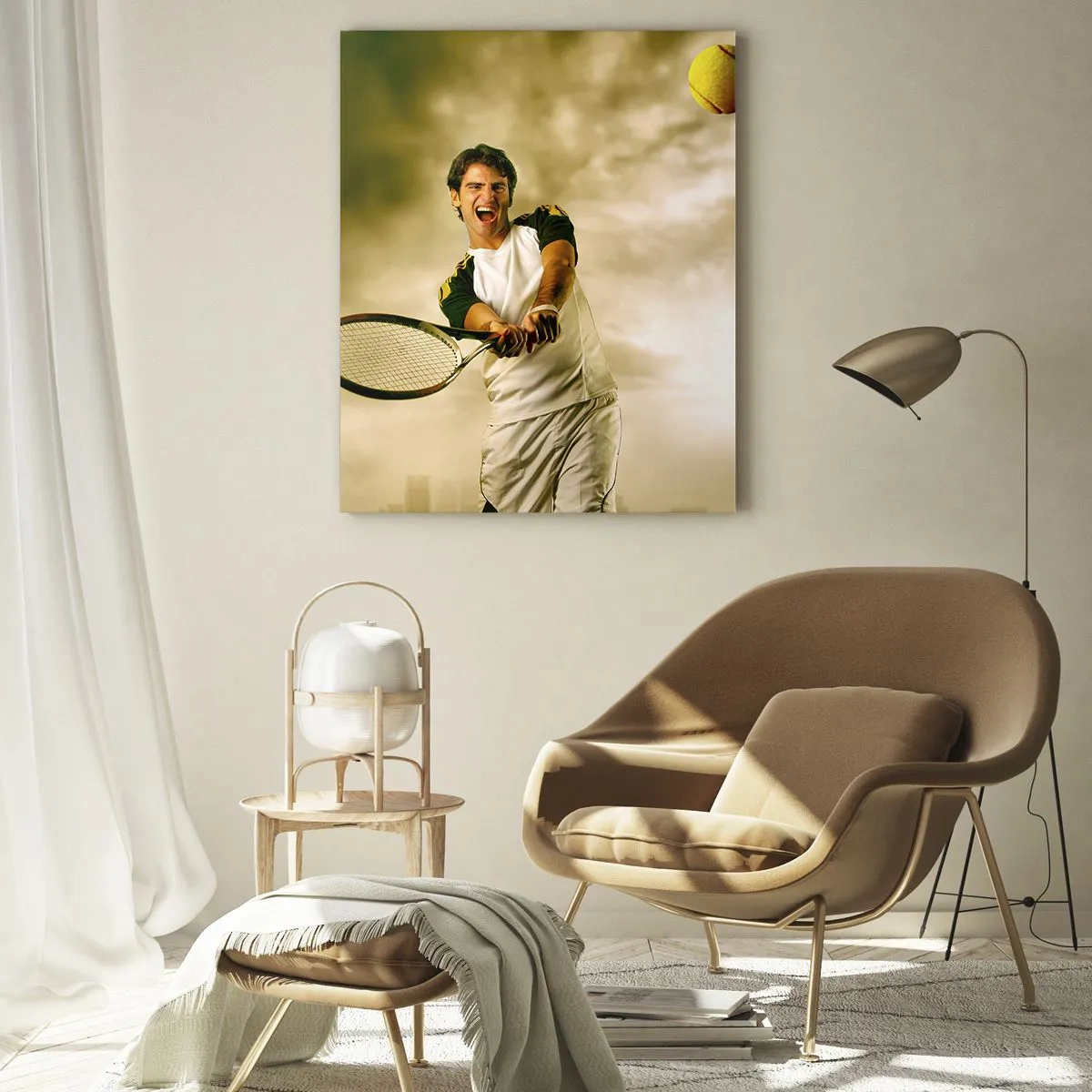 Quadro su vetro - Un tennista che colpisce la palla sullo sfondo di una città - 50x70cm - Energia e gioia - Decorazione murale moderna per soggiorno e camera da letto ARTTOR