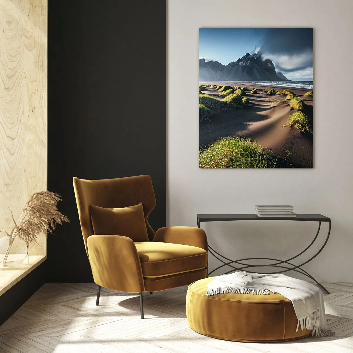 Quadro su vetro - Paesaggio islandese con spiaggia nera e montagne - 50x70cm - Armonia degli elementi - Decorazione murale moderna per soggiorno e camera da letto ARTTOR