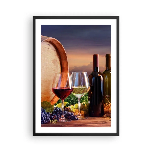 Poster in cornice nera - Bottiglie e bicchieri di vino sullo sfondo di una botte e del tramonto - 50x70cm - Qui la vita ha gusto - Decorazione murale moderna per soggiorno e camera da letto ARTTOR