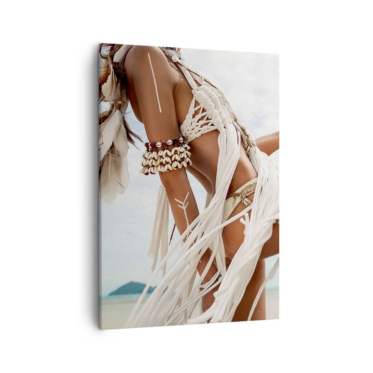 Quadro su tela - Stampe su Tela - Figura femminile con ornamenti e abiti etnici sullo sfondo di un paesaggio tropicale. - 50x70cm - La sacerdotessa del sole - Decorazione murale moderna per soggiorno e camera da letto ARTTOR