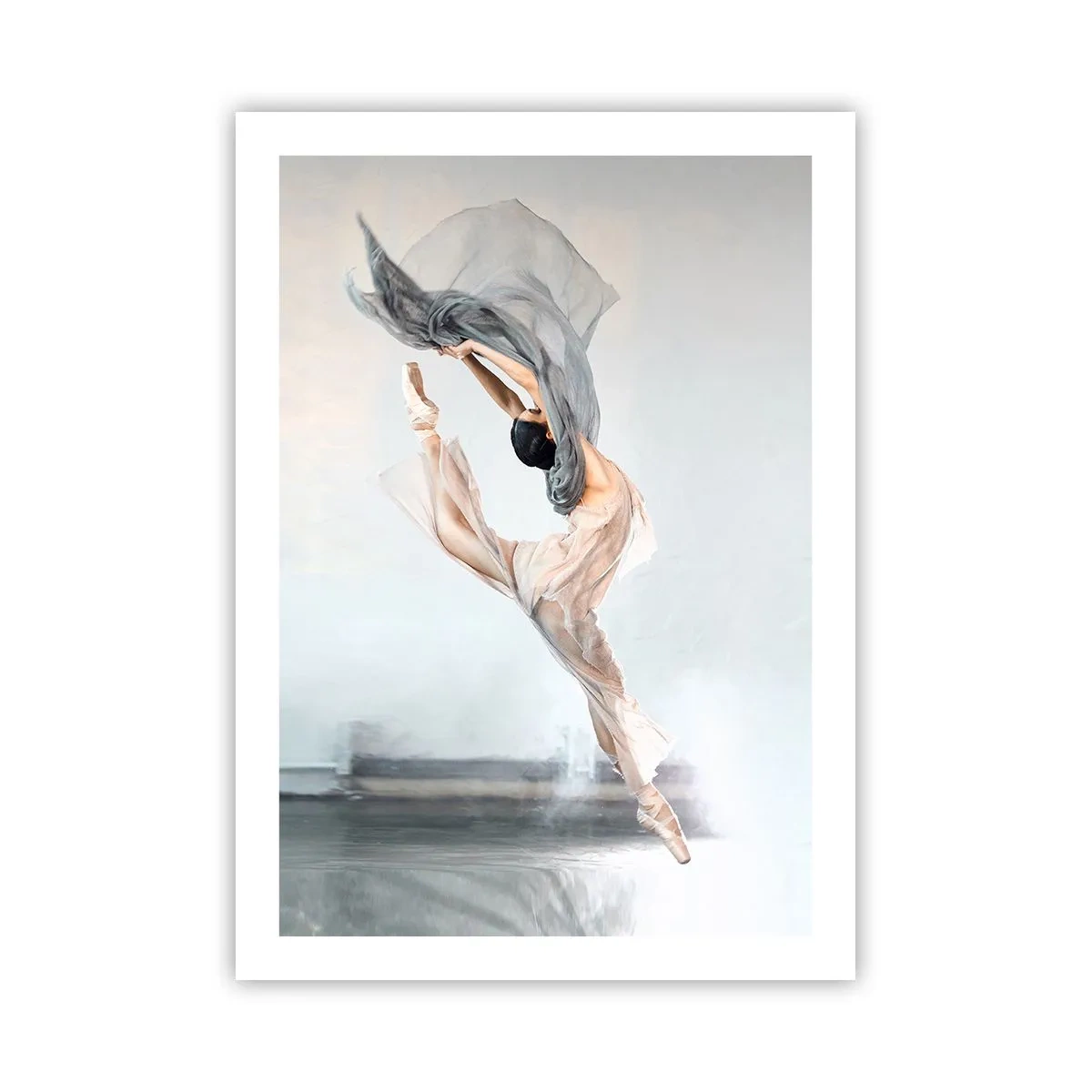 Poster - Una ballerina che balla con uno scialle delicato su uno sfondo chiaro - 50x70cm - Nell'estasi della danza - Decorazione murale moderna per soggiorno e camera da letto ARTTOR