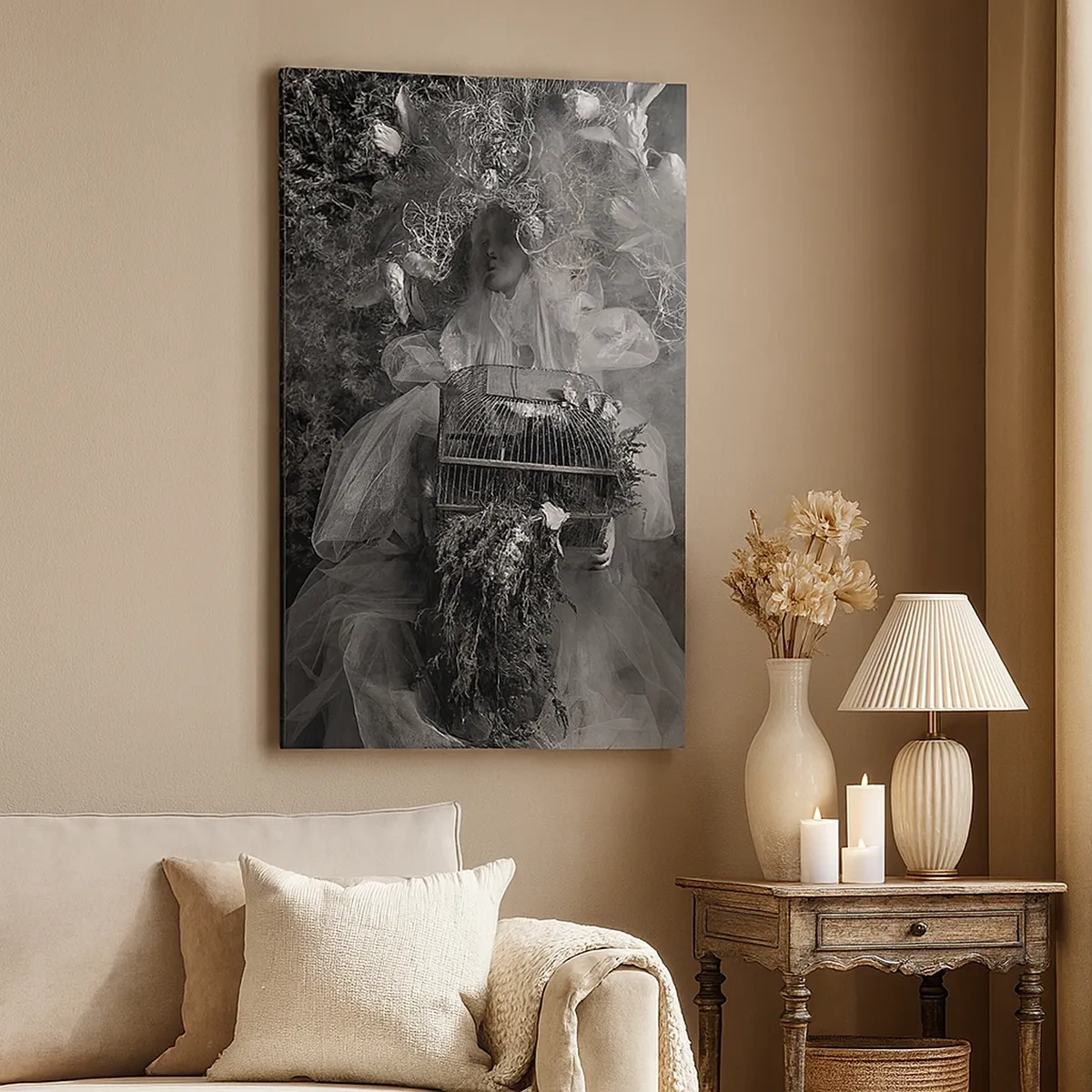 Quadro su tela - Stampe su Tela - Una composizione in bianco e nero con una figura vestita e una gabbia nella nebbia. - 50x70cm - Madre natura stessa - Decorazione murale moderna per soggiorno e camera da letto ARTTOR